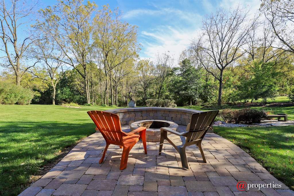 18699 W Linden Avenue Grayslake, Illinois 60030 - Patio