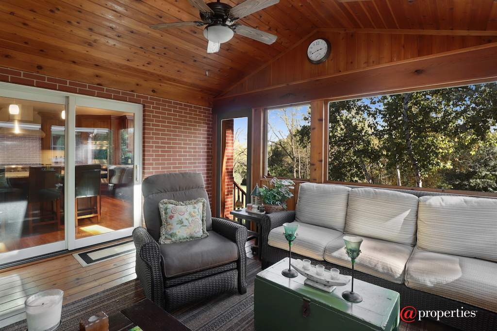 18699 W Linden Avenue Grayslake, Illinois 60030 - Sun Room