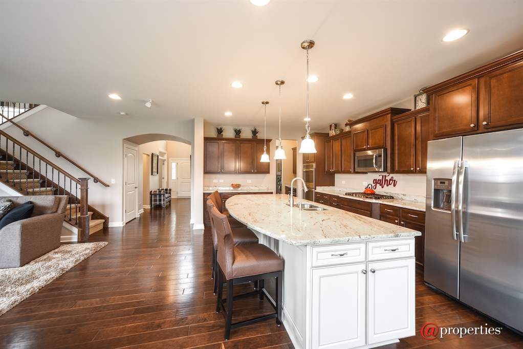 109 Equestrian Way Hawthorn Woods, Illinois 60047 - Kitchen