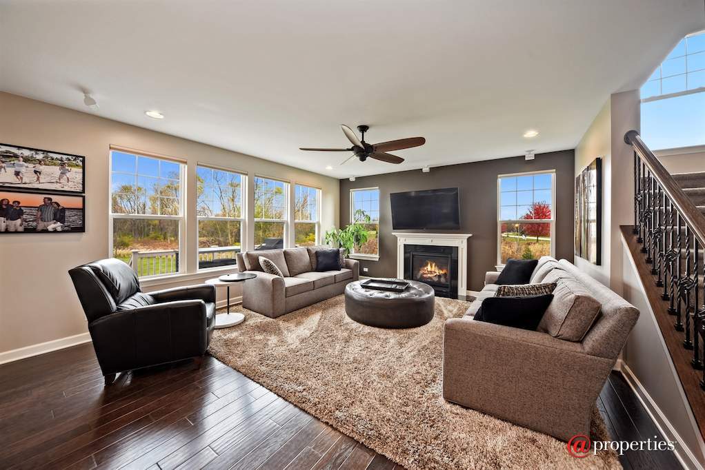 109 Equestrian Way Hawthorn Woods, Illinois 60047 - Family Room