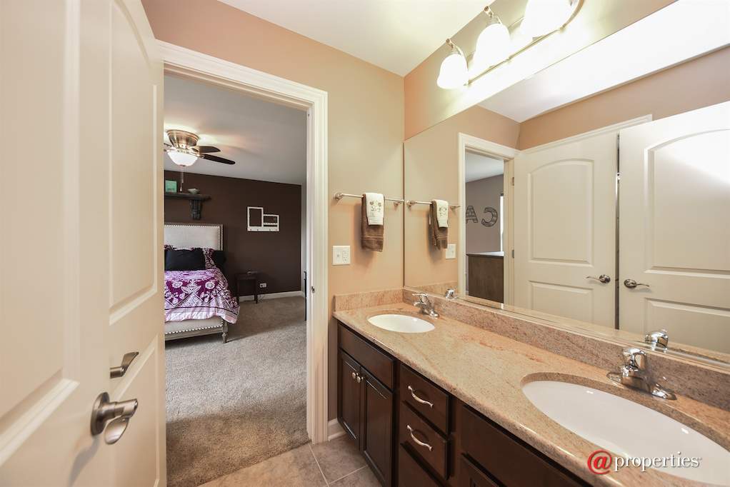 109 Equestrian Way Hawthorn Woods, Illinois 60047 - 2nd Bathroom