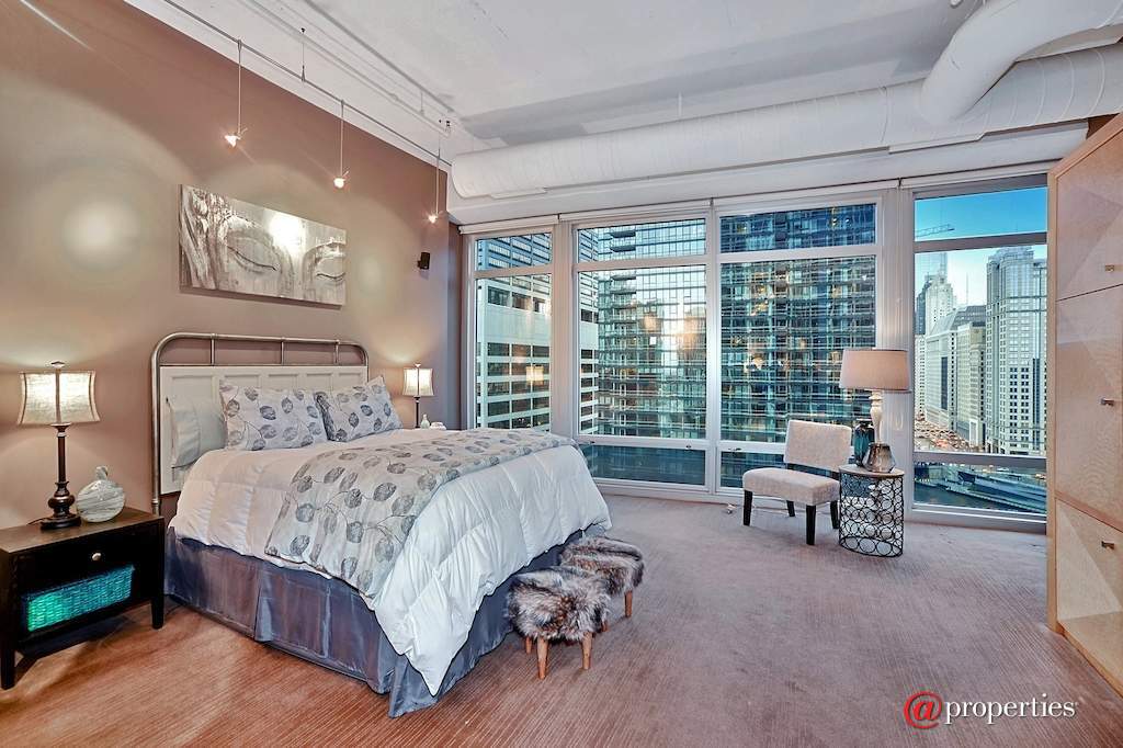 333 N Canal Street #1804 Chicago, Illinois 60606 - Master Bedroom