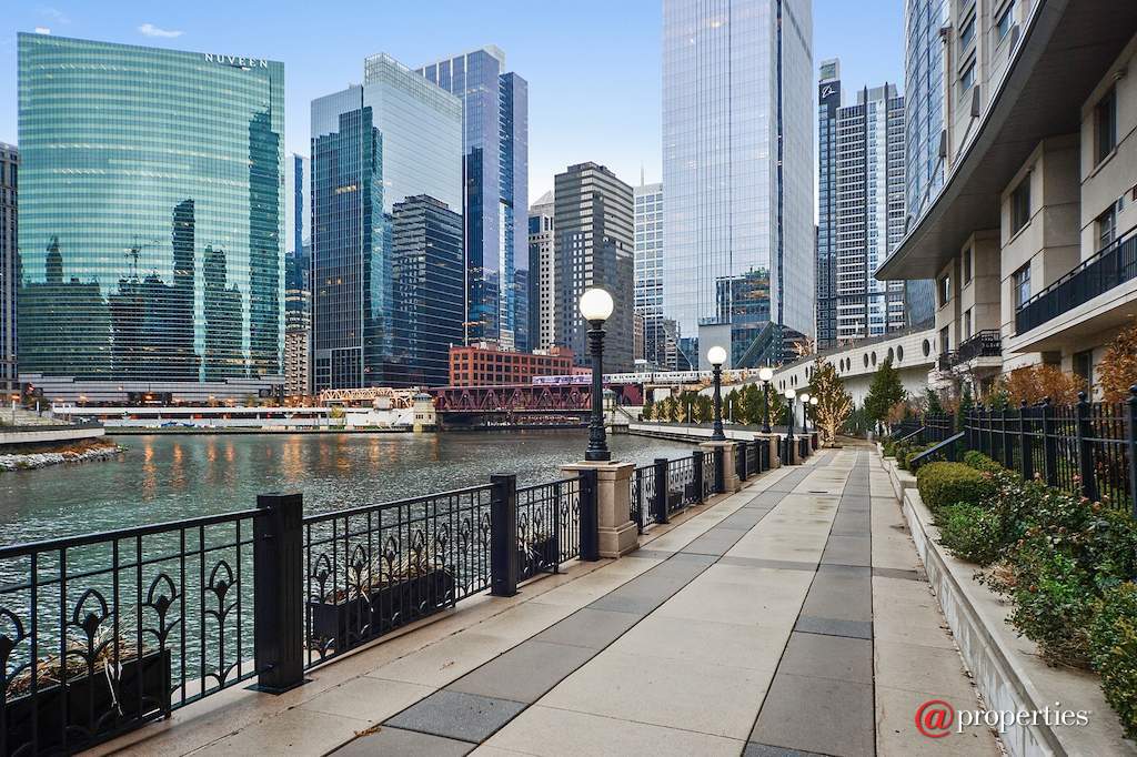 333 N Canal Street #1804 Chicago, Illinois 60606 - River Walk