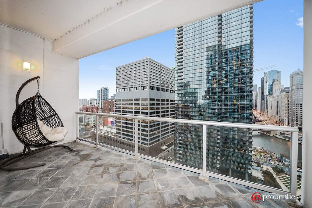 333 N Canal Street #1804 Chicago, Illinois 60606 - Terrace