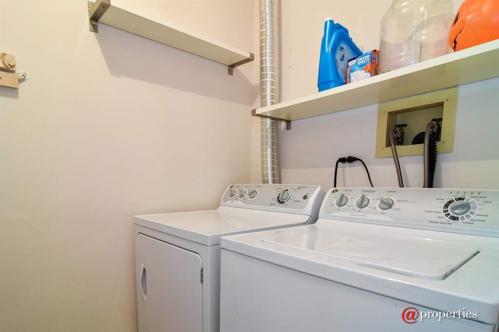 158 Morningside Lane West #158 Buffalo Grove, Illinois 60089 - Laundry Room