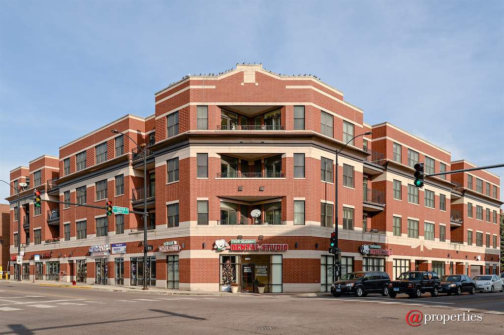 2472 W Foster Avenue #405 Chicago, Illinois 60625 - Front View