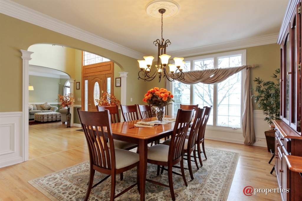 22249 Vernon Ridge Drive Ivanhoe, Illinois 60060 - Dining Room