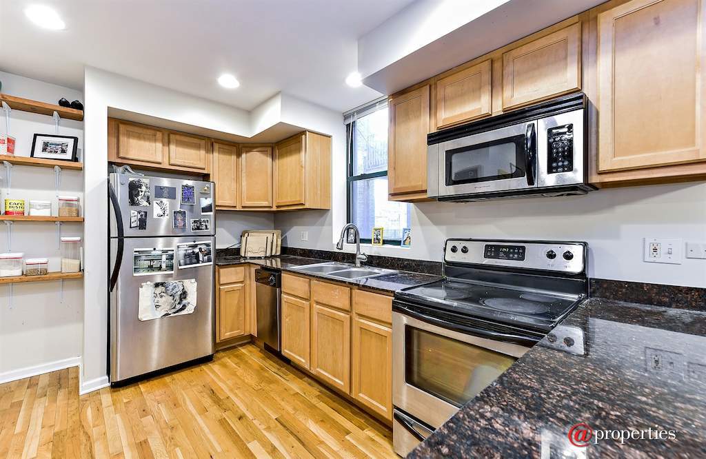 5756 S King Drive #1 Chicago, Illinois 60637 - Kitchen