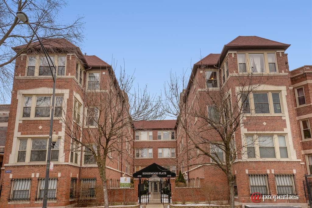 5739 N Ridge Avenue #3W Chicago, Illinois 60660 - Front View