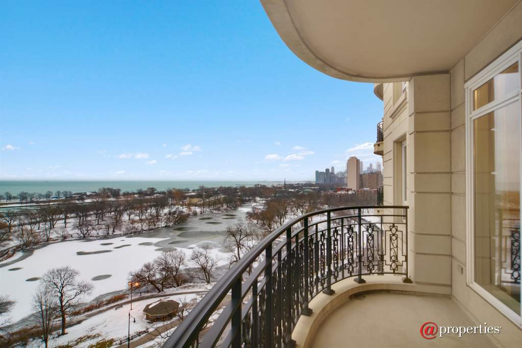 2550 N Lakeview Avenue #N1204 Chicago, Illinois 60614 - Balcony
