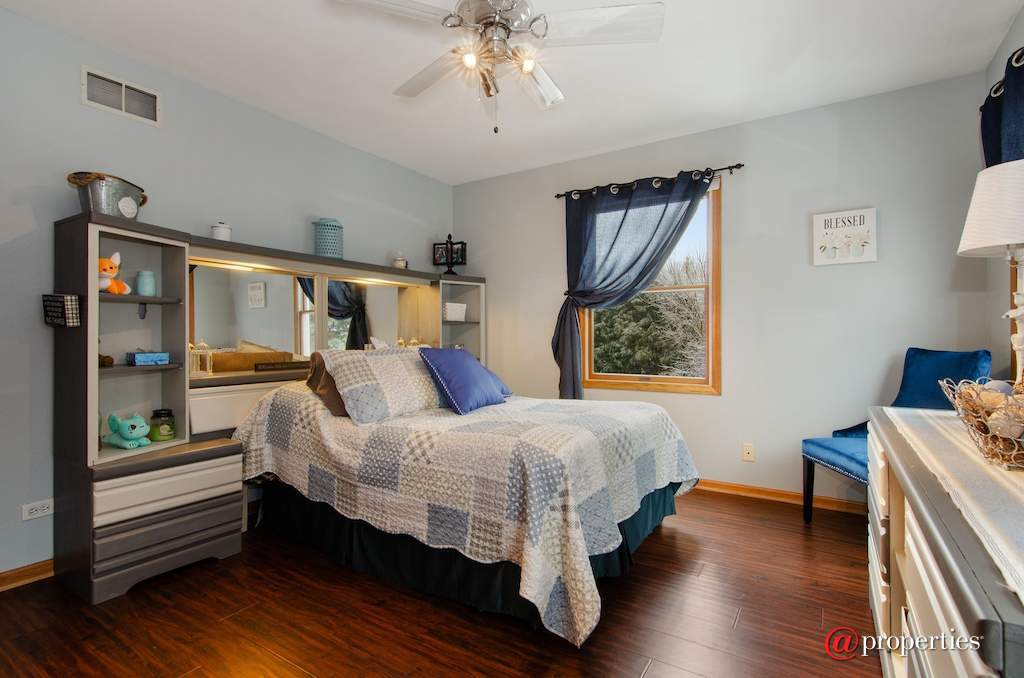 8N664 Edgewood Road Elgin, Illinois 60124 - 2nd Bedroom