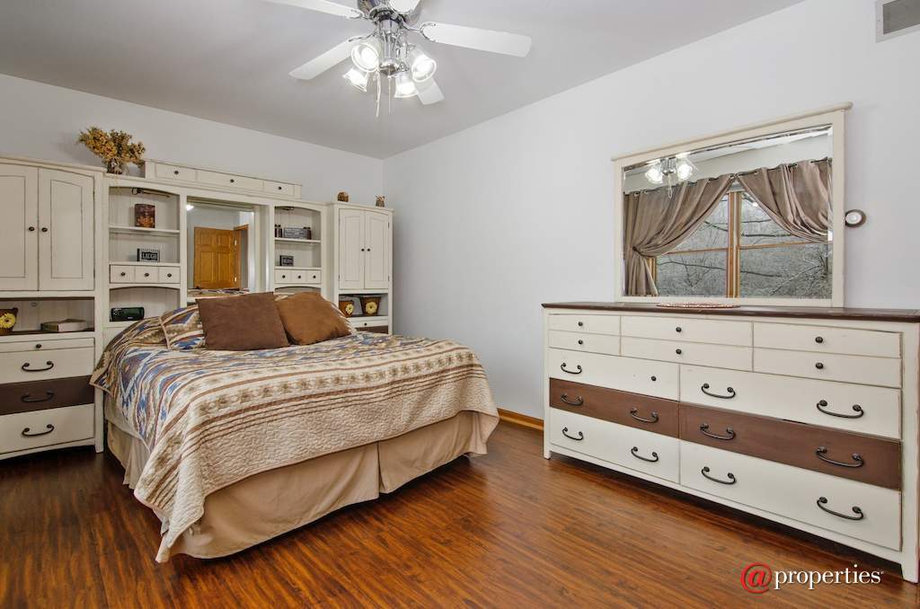 8N664 Edgewood Road Elgin, Illinois 60124 - 3rd Bedroom