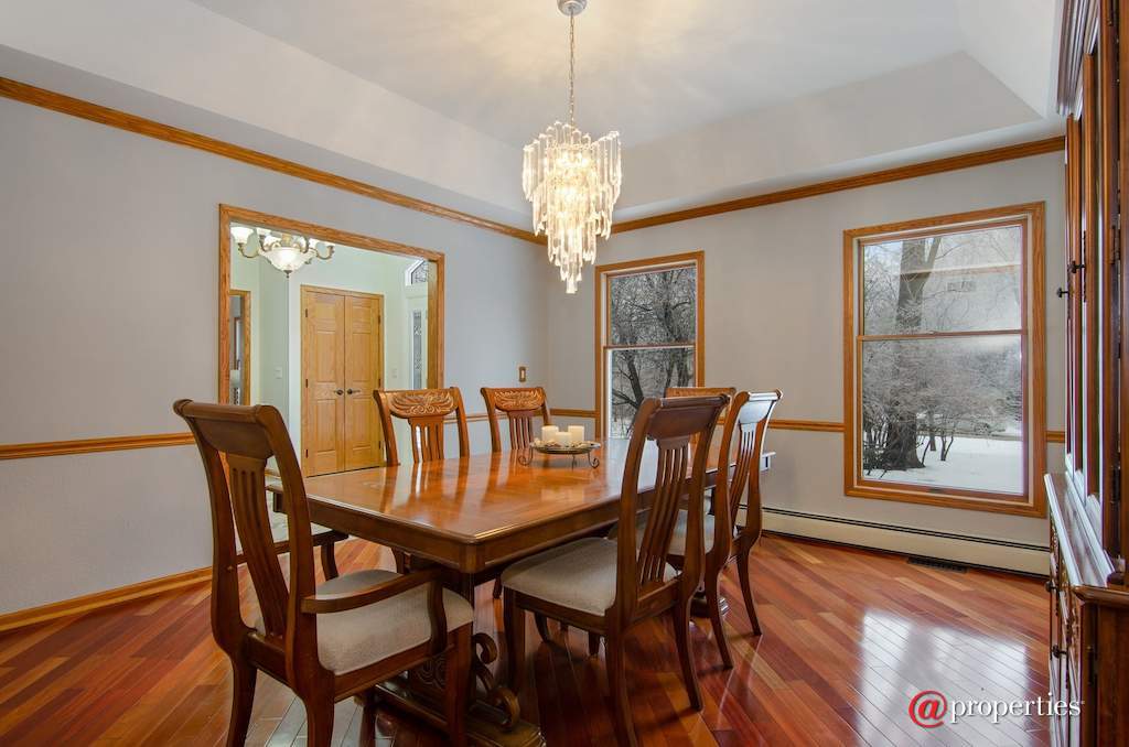 8N664 Edgewood Road Elgin, Illinois 60124 - Dining Room