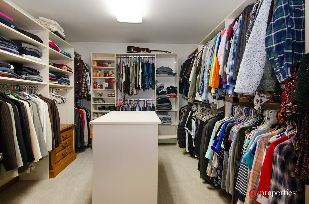 8N664 Edgewood Road Elgin, Illinois 60124 - Master Bedroom Closet