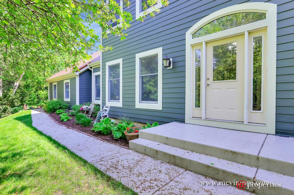 8N664 Edgewood Road Elgin, Illinois 60124 - Image 1