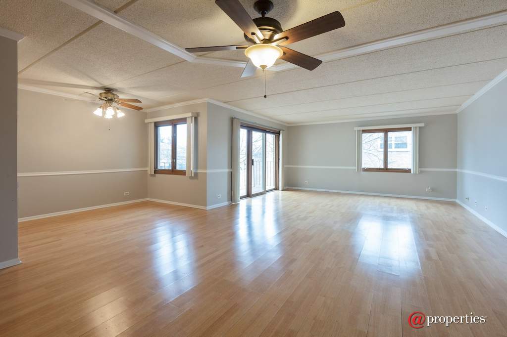 6100 W Leland Avenue #204 Chicago, Illinois 60630 - Living Room
