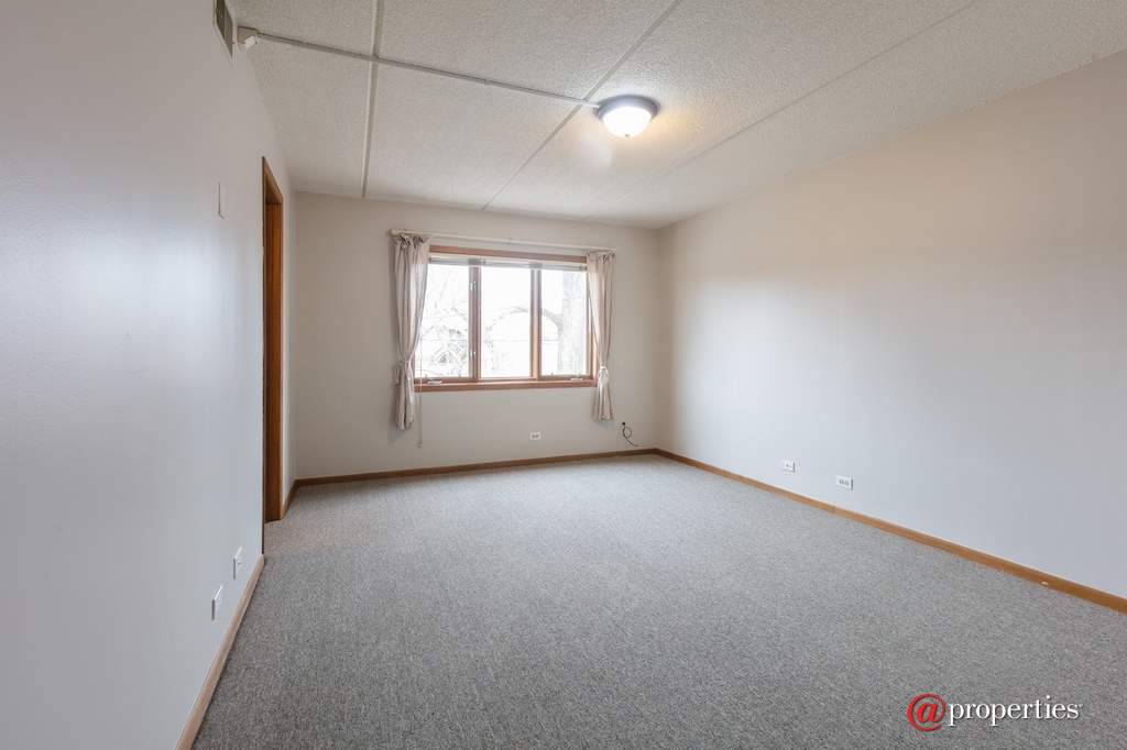 6100 W Leland Avenue #204 Chicago, Illinois 60630 - Bedroom