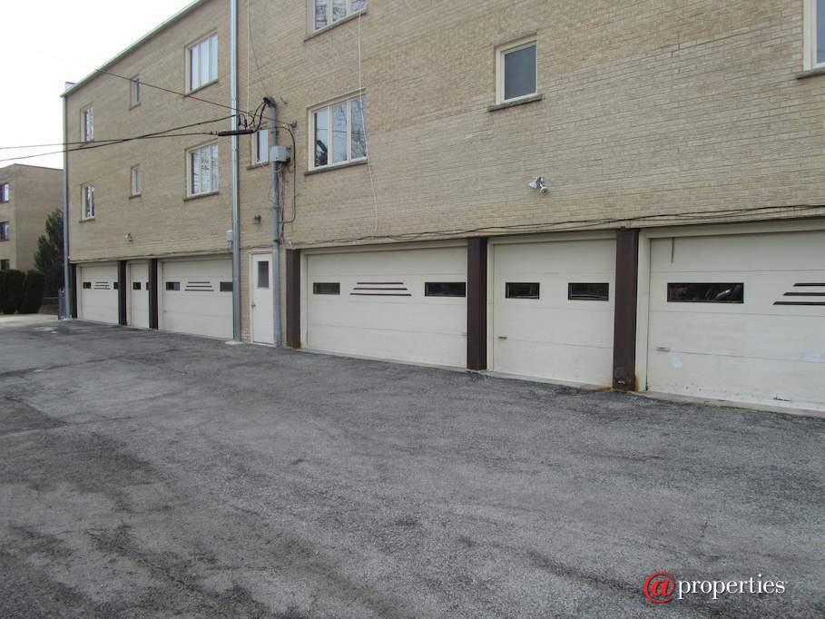 6100 W Leland Avenue #204 Chicago, Illinois 60630 - Image 17