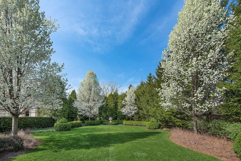 68 Locust Road Winnetka, Illinois 60093 - Location 1