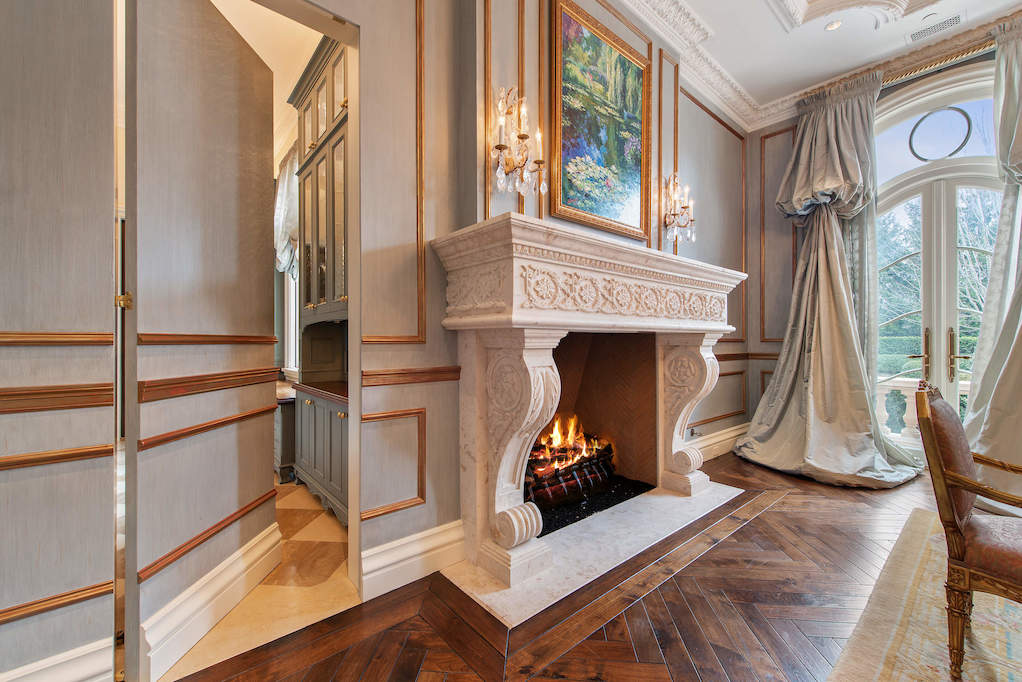 68 Locust Road Winnetka, Illinois 60093 - Dining Room