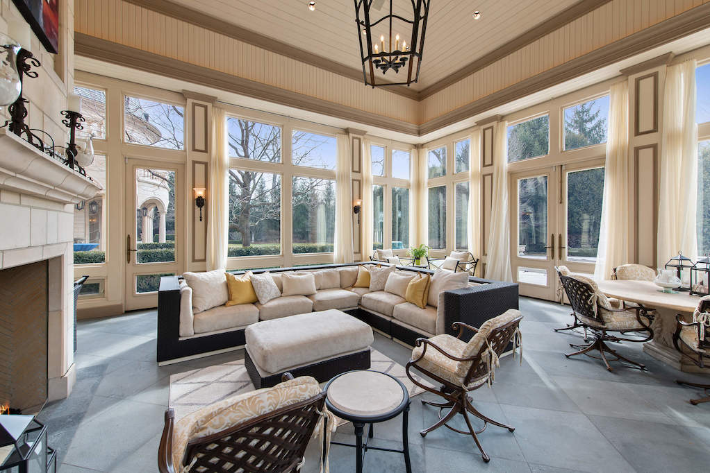 68 Locust Road Winnetka, Illinois 60093 - Sunroom