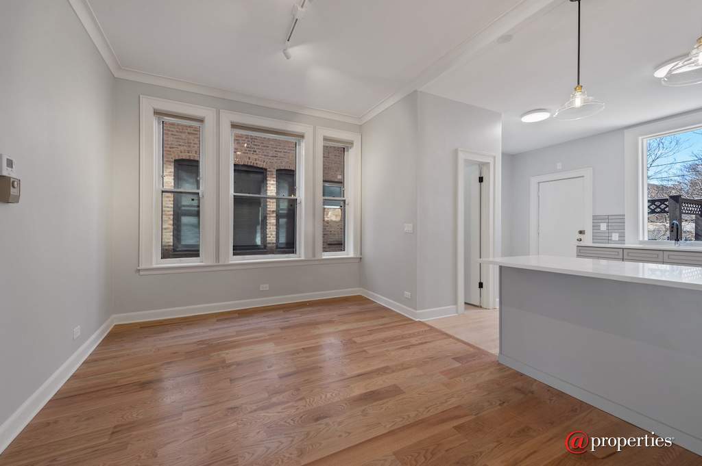 5408 S Kimbark Avenue Chicago, Illinois 60615 - Dining Room
