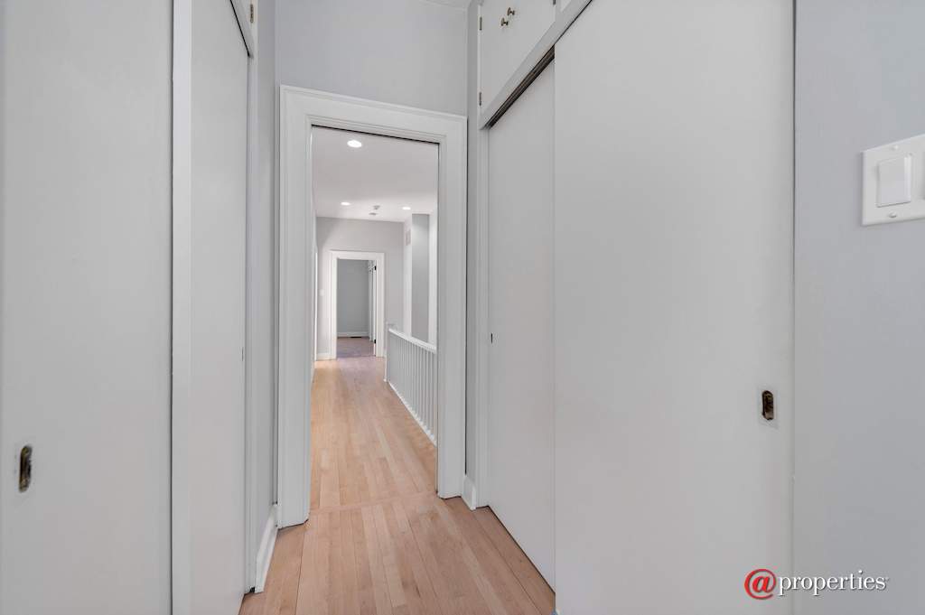 5408 S Kimbark Avenue Chicago, Illinois 60615 - Hallway