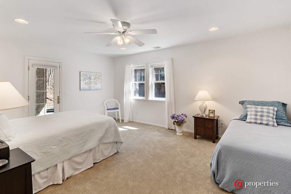18460 Dunecrest Drive #16 New Buffalo, Michigan 49117 - Bedroom