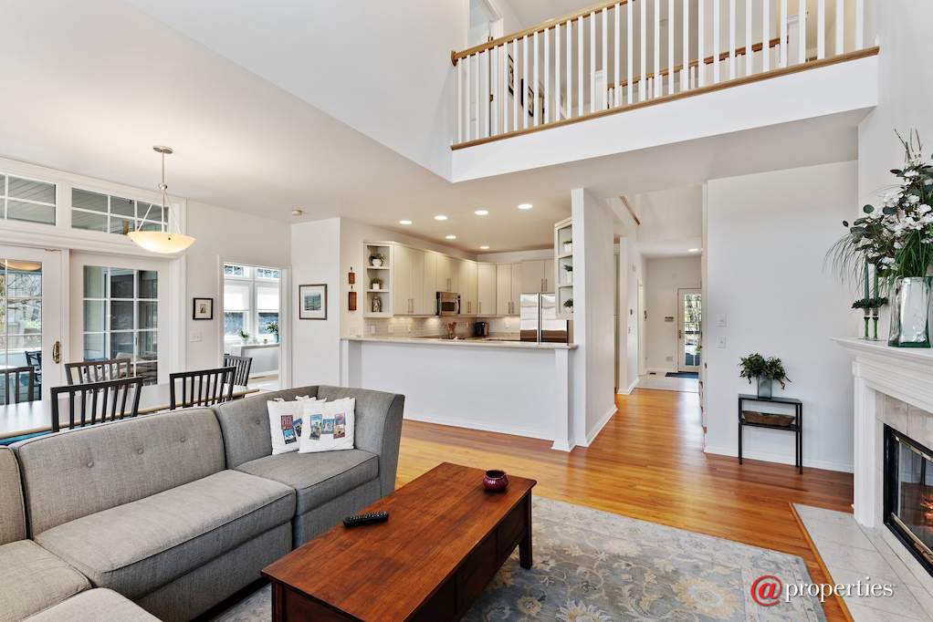 18460 Dunecrest Drive #16 New Buffalo, Michigan 49117 - Great Room
