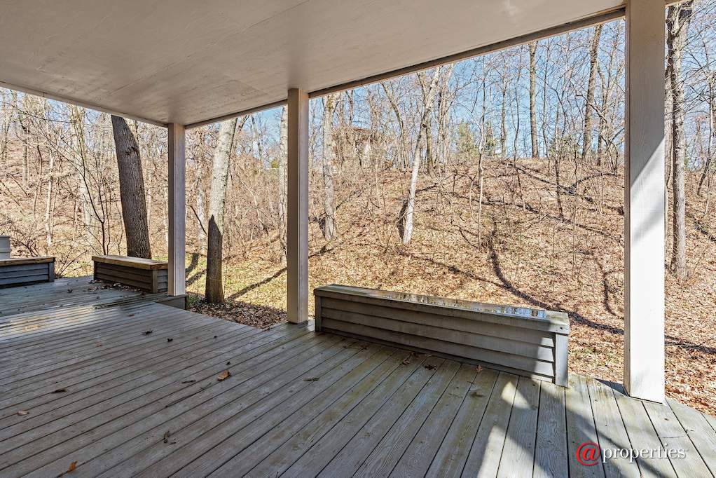 18460 Dunecrest Drive #16 New Buffalo, Michigan 49117 - Deck