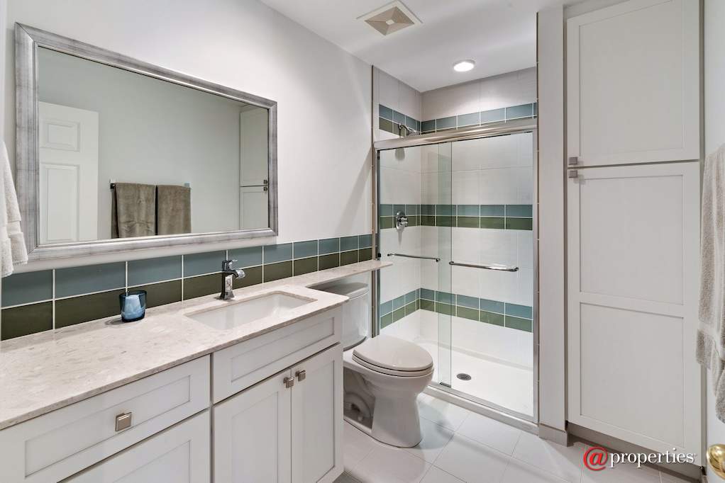 18460 Dunecrest Drive #16 New Buffalo, Michigan 49117 - 2nd Bathroom
