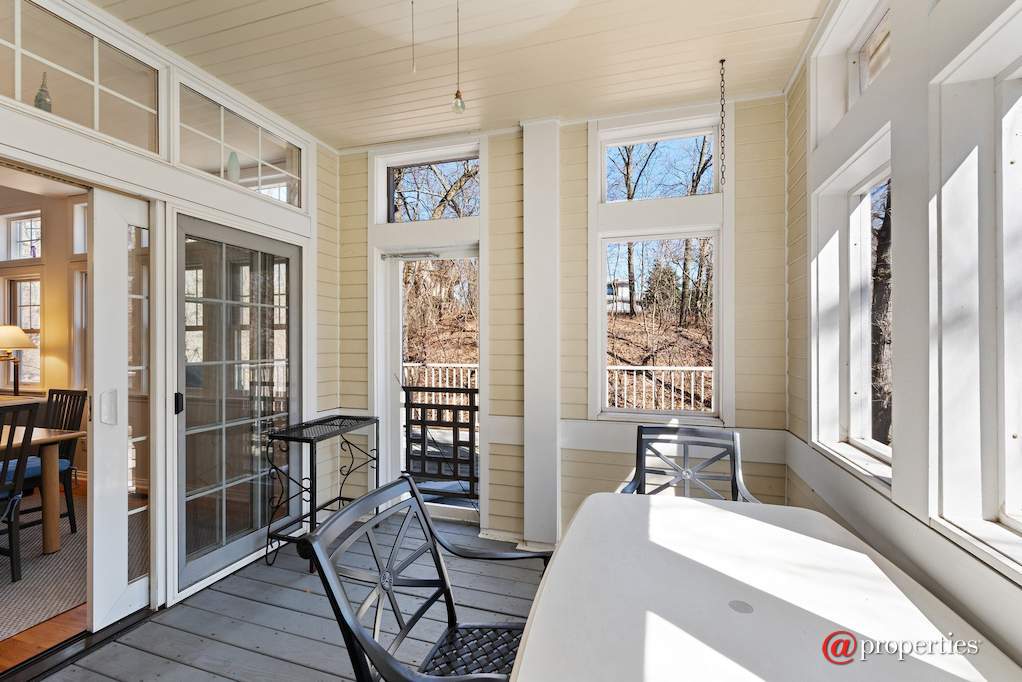 18460 Dunecrest Drive #16 New Buffalo, Michigan 49117 - Sun Room