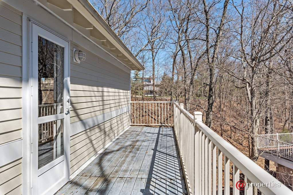 18460 Dunecrest Drive #16 New Buffalo, Michigan 49117 - Balcony