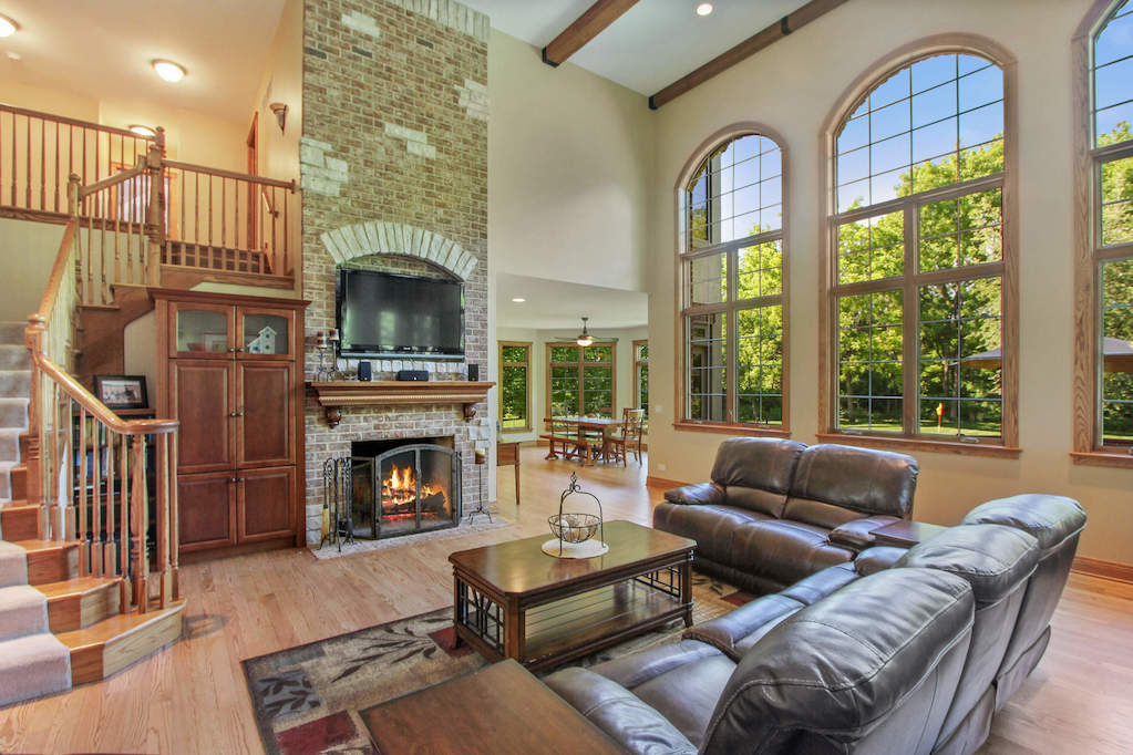 2 Saddle Ridge Court Hawthorn Woods, Illinois 60047 - Family Room