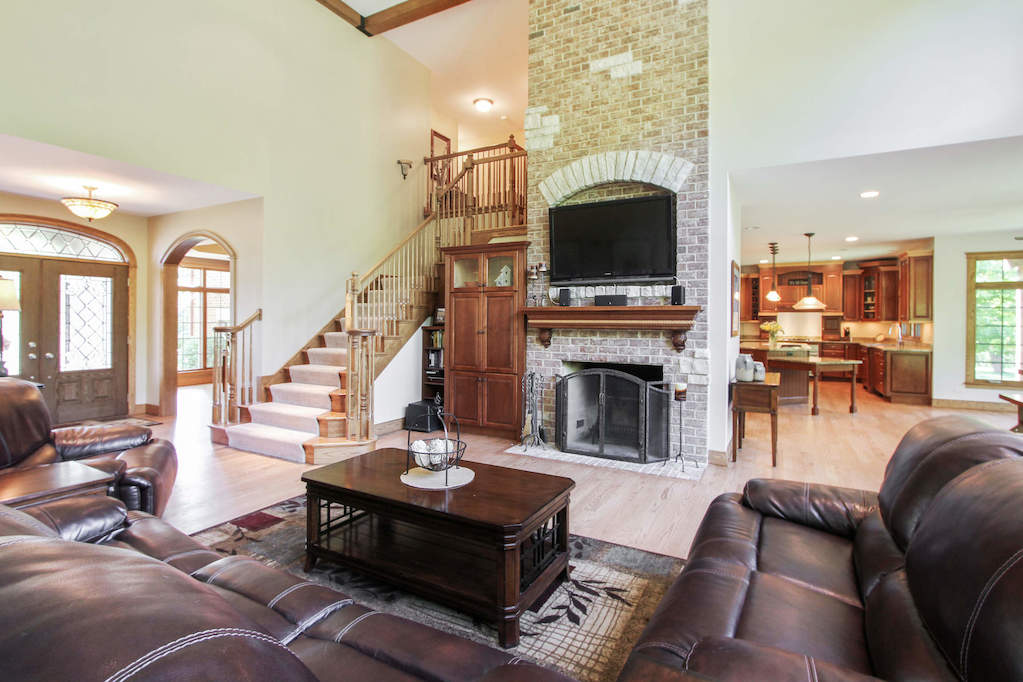 2 Saddle Ridge Court Hawthorn Woods, Illinois 60047 - Family Room