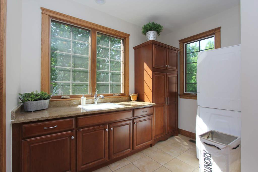 2 Saddle Ridge Court Hawthorn Woods, Illinois 60047 - Laundry Room