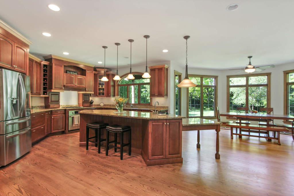 2 Saddle Ridge Court Hawthorn Woods, Illinois 60047 - Kitchen