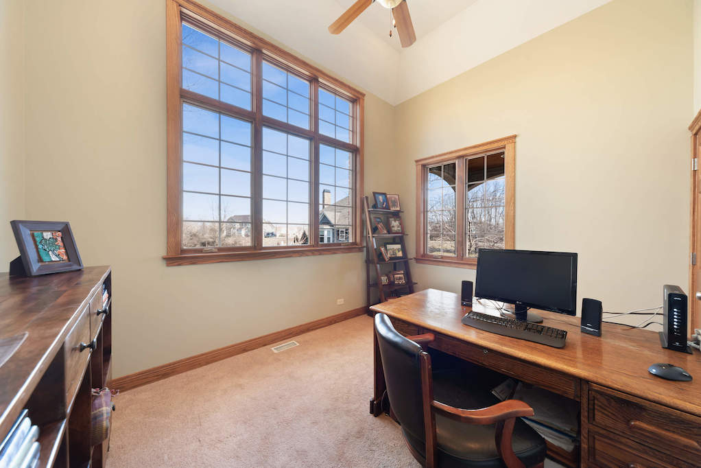 2 Saddle Ridge Court Hawthorn Woods, Illinois 60047 - Office