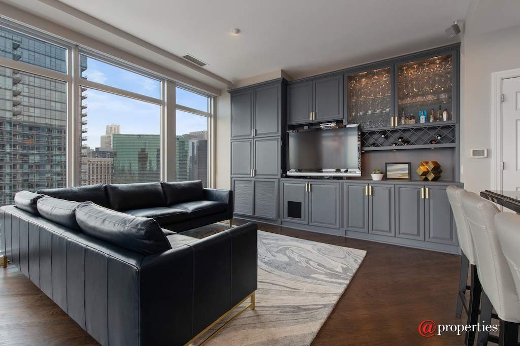 333 N Canal Street #3101 Chicago, Illinois 60606 - Family Room