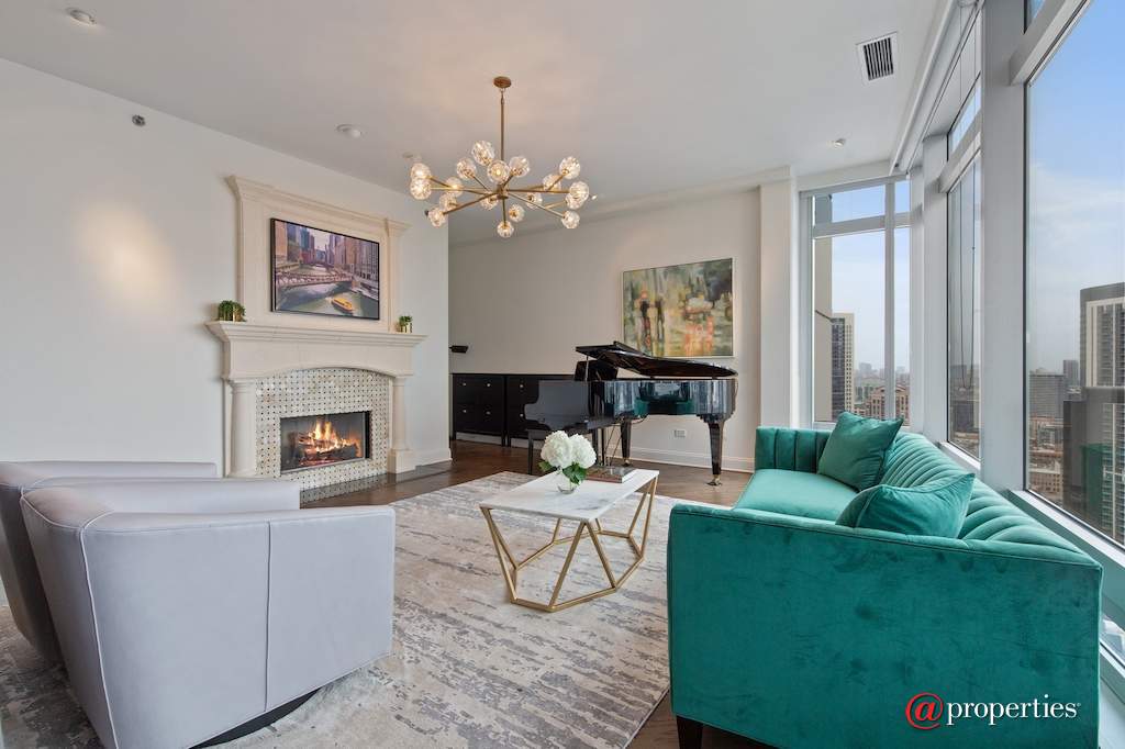333 N Canal Street #3101 Chicago, Illinois 60606 - Living Room