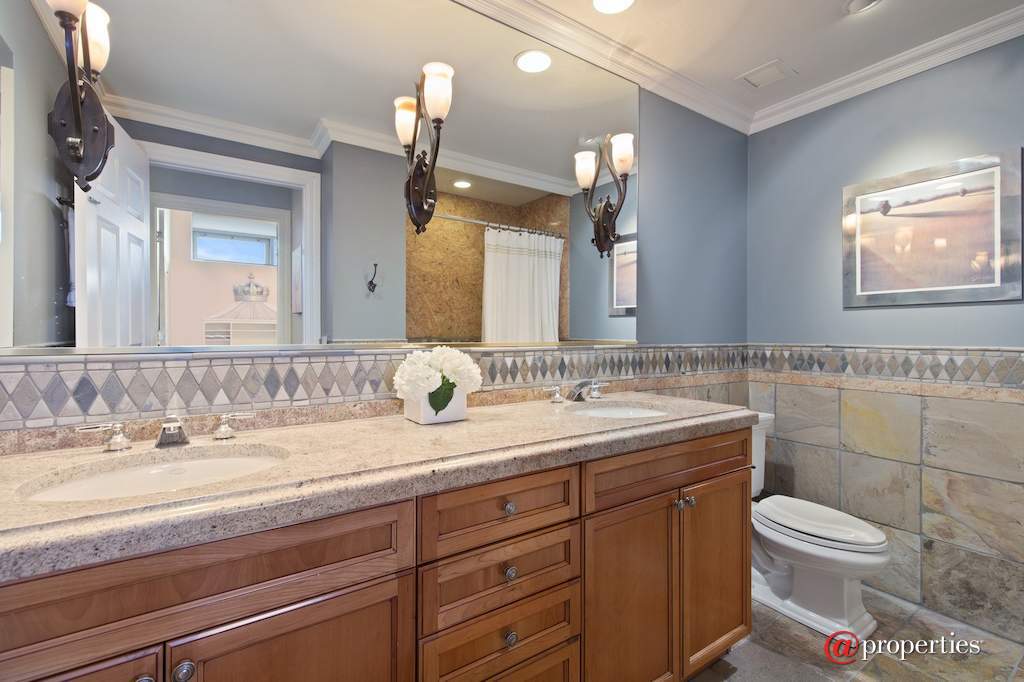 333 N Canal Street #3101 Chicago, Illinois 60606 - Bathroom