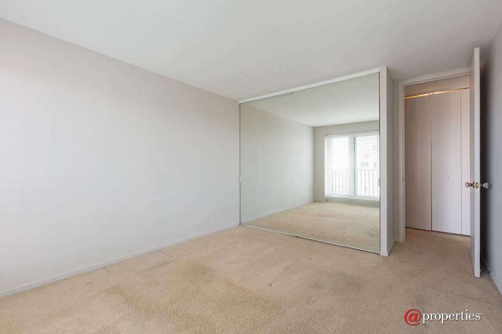 1960 N Lincoln Park West #811 Chicago, Illinois 60614 - Bedroom