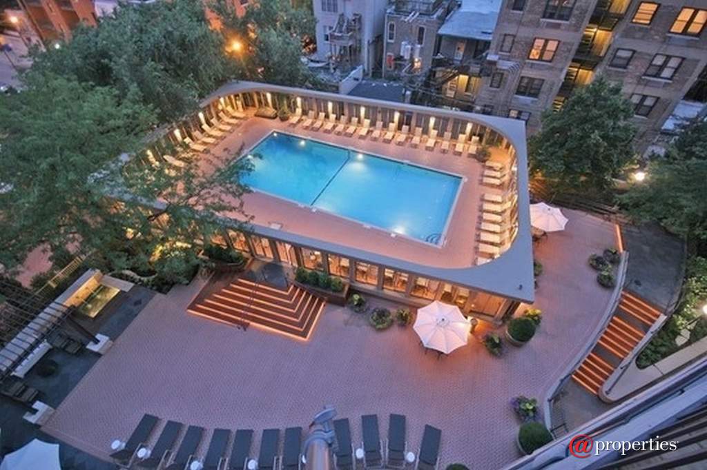 1960 N Lincoln Park West #811 Chicago, Illinois 60614 - Pool / Plaza / Sundeck / Water Feature