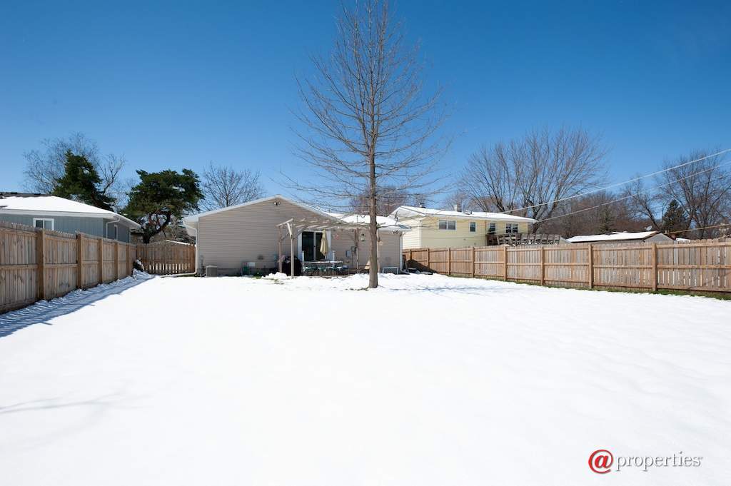 1920 Oak Drive Mchenry, Illinois 60050 - Rear View