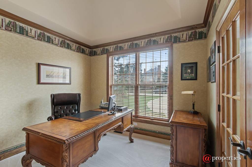 930 Lakewood Drive Barrington, Illinois 60010 - First Floor Study