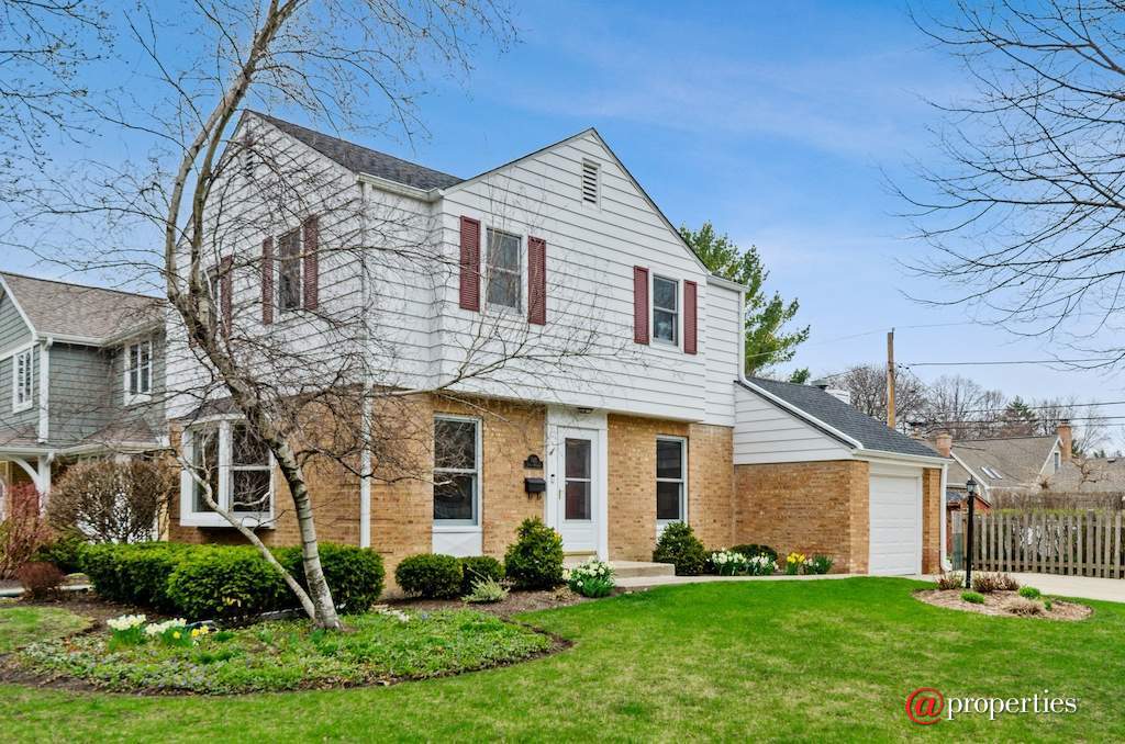 745 S Mitchell Avenue Arlington Heights, Illinois 60005 - Front View