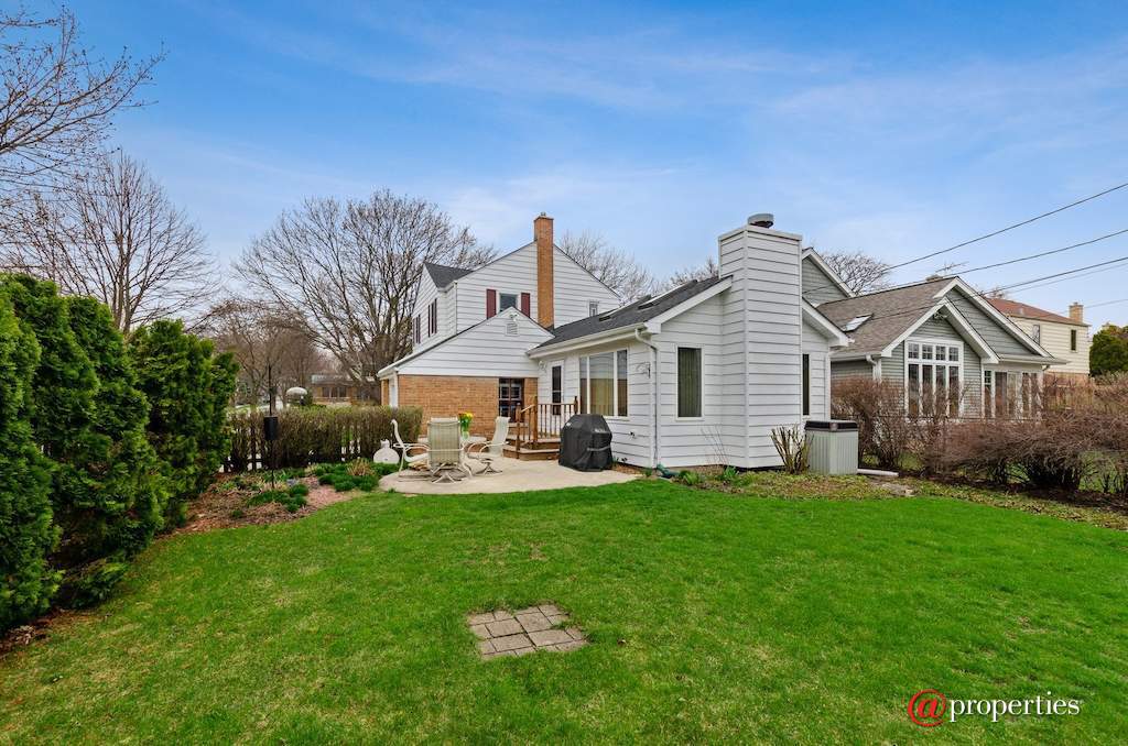 745 S Mitchell Avenue Arlington Heights, Illinois 60005 - Rear View