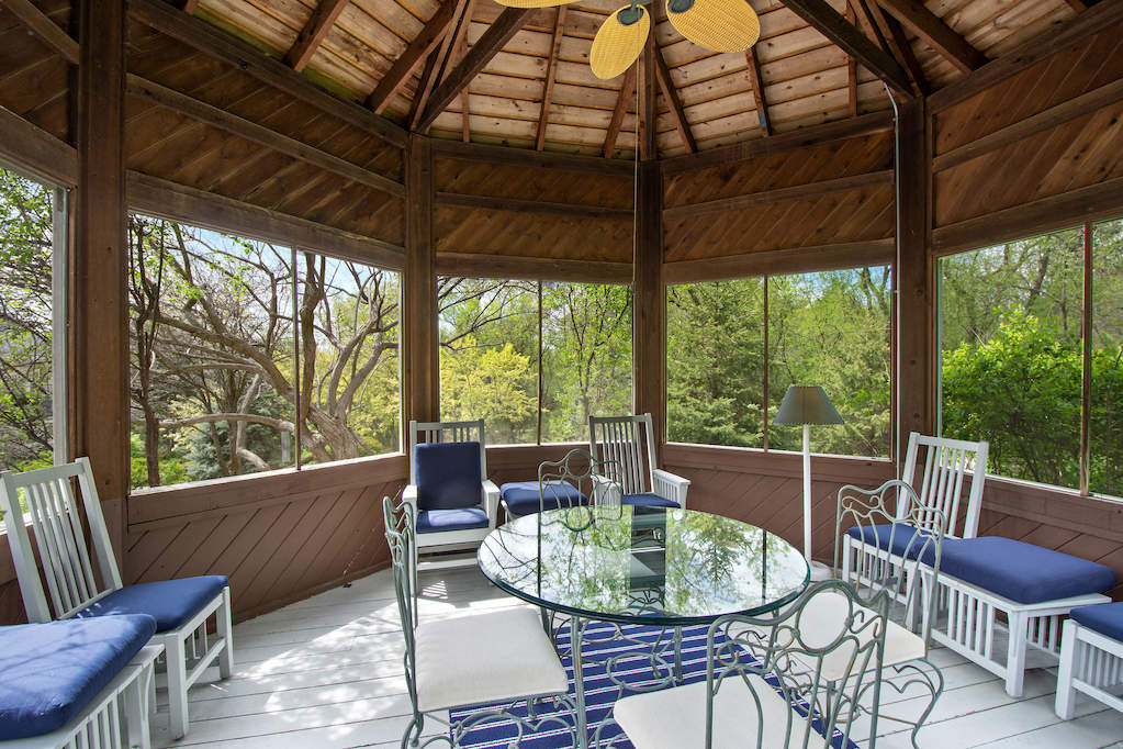 306 Ridge Road Barrington Hills, Illinois 60010 - Front Gazebo