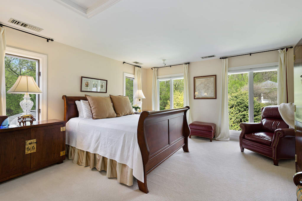 306 Ridge Road Barrington Hills, Illinois 60010 - Second Bedroom