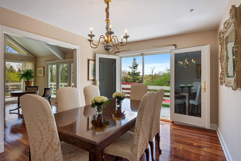 306 Ridge Road Barrington Hills, Illinois 60010 - Dining Room